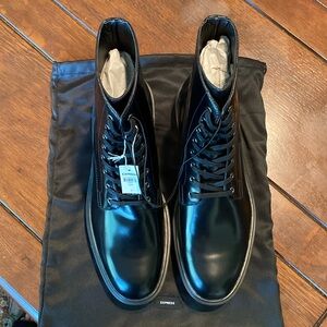 EXPRESS Men’s Patent Leather Boot